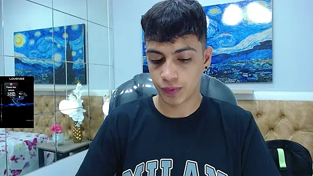 SkinnyBoy  online show from 10/04/25, 12:25