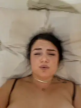 Snapshot of Xladycharme chatting on 10/28/25, 05:26 Xladycharme online show from 10/28/25, 05:26