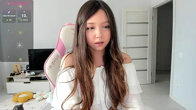 Fluffy Rose online show from 06/11/26, 08:12