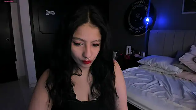 Simone Phill online show from 02/15/25, 12:01