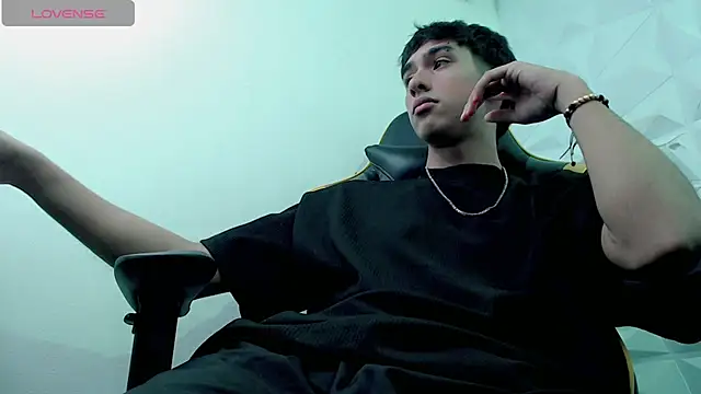 Snapshot of Jake_tripp chatting on 12/17/24, 09:39 Jake tripp online show from 12/17/24, 09:39