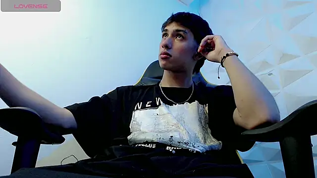 Snapshot of Jake_tripp chatting on 12/24/24, 09:00 Jake tripp online show from 12/24/24, 09:00