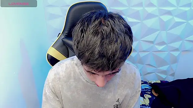 Snapshot of Jake_tripp chatting on 12/31/24, 04:27 Jake tripp online show from 12/31/24, 04:27