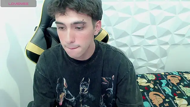 Snapshot of Jake_tripp chatting on 01/08/25, 03:29 Jake tripp online show from 01/08/25, 03:29