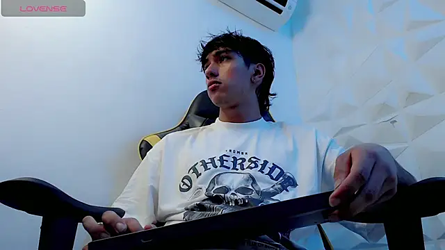 Snapshot of Jake_tripp chatting on 03/16/25, 03:04 Jake tripp online show from 03/16/25, 03:04
