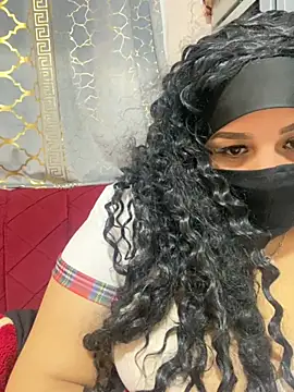 Snapshot of mari_layali chatting on 11/17/25, 11:49 mari layali online show from 11/17/25, 11:49