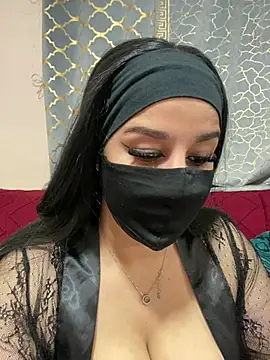 Snapshot of mari_layali chatting on 03/06/26, 01:02 mari layali online show from 03/06/26, 01:02