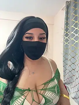 Snapshot of mari_layali chatting on 04/10/26, 10:47 mari layali online show from 04/10/26, 10:47