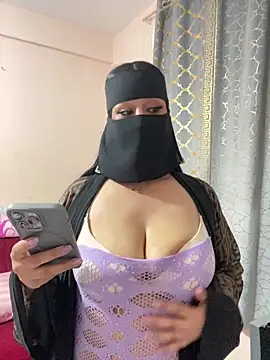 Snapshot of mari_layali chatting on 04/29/26, 11:33 mari layali online show from 04/29/26, 11:33