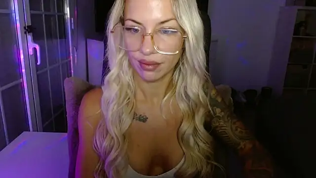 JuicyJanexo online show from 06/18/26, 04:35