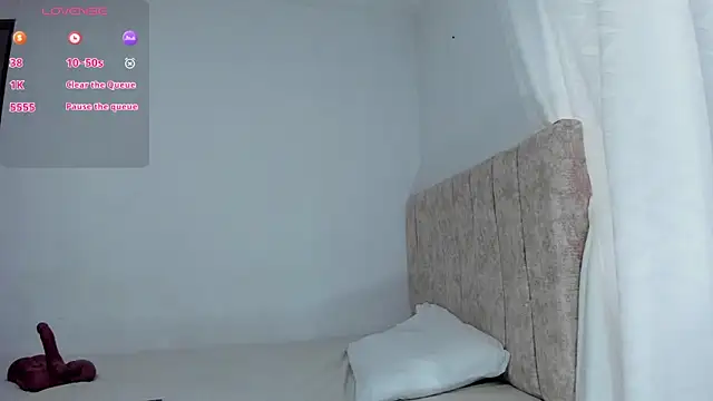 lizziemontana2 online show from 07/18/26, 05:28