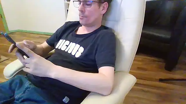 Minm666 online show from 01/01/25, 10:24