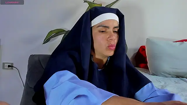 ClaraMariaMon online show from 02/01/25, 07:02