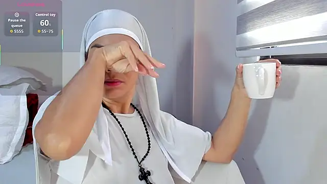 ClaraMariaMon online show from 10/25/25, 01:07