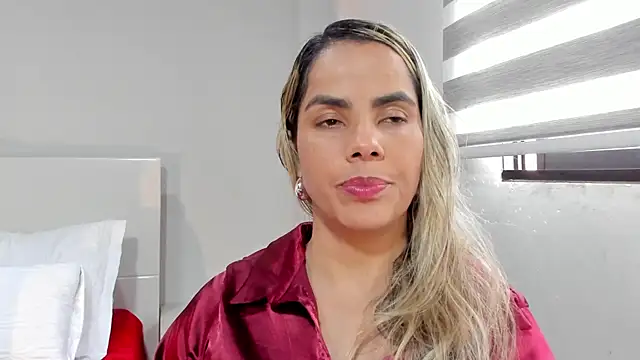 ClaraMariaMon online show from 05/11/26, 06:49