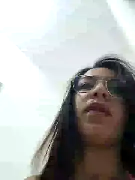 Snapshot of LuluzYPiero chatting on 12/03/24, 01:32 LuluzYPiero online show from 12/03/24, 01:32