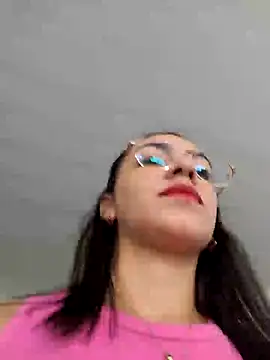 Snapshot of LuluzYPiero chatting on 02/04/25, 02:53 LuluzYPiero online show from 02/04/25, 02:53