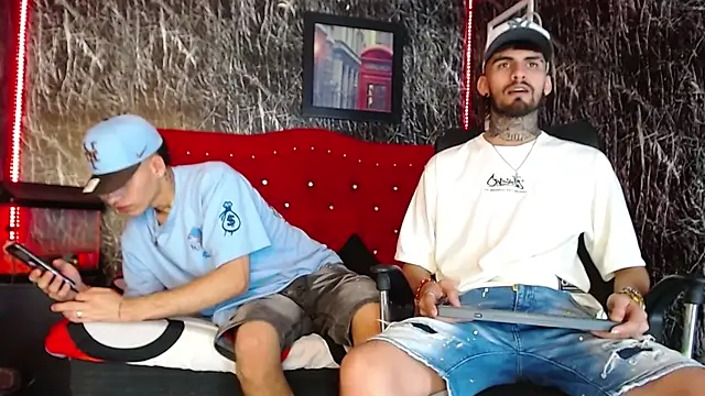 Snapshot of Brutal_Sex_Fucking chatting on 12/06/24, 09:35 Brutal Sex Fucking online show from 12/06/24, 09:35