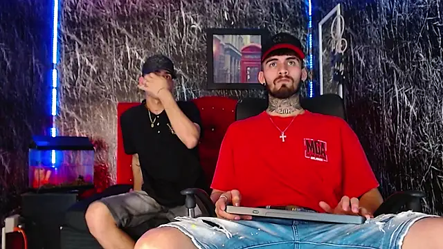 Snapshot of Brutal_Sex_Fucking chatting on 12/18/24, 09:18 Brutal Sex Fucking online show from 12/18/24, 09:18