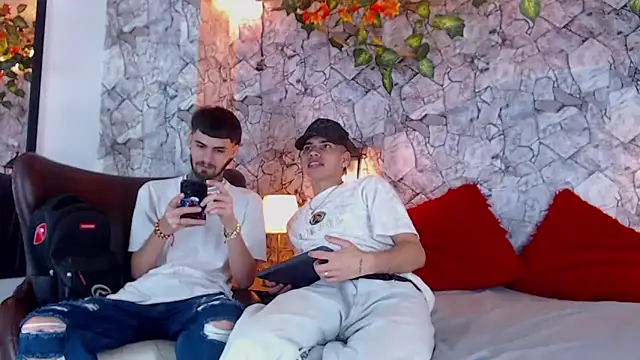 Snapshot of Brutal_Sex_Fucking chatting on 02/05/25, 09:40 Brutal Sex Fucking online show from 02/05/25, 09:40