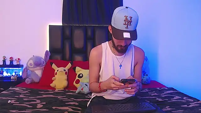 Snapshot of Brutal_Sex_Fucking chatting on 03/16/25, 07:49 Brutal Sex Fucking online show from 03/16/25, 07:49