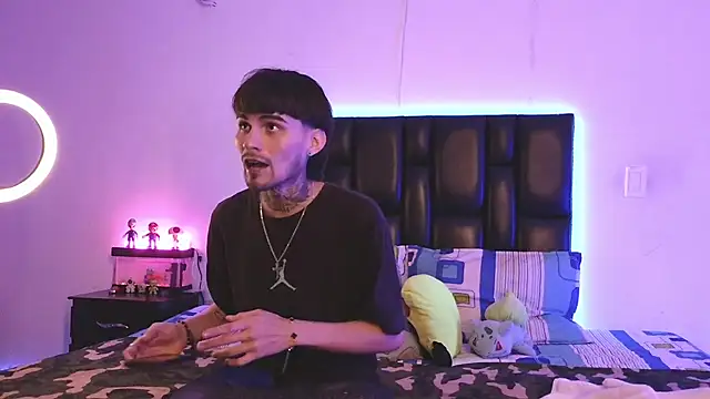 Snapshot of Brutal_Sex_Fucking chatting on 10/24/25, 09:44 Brutal Sex Fucking online show from 10/24/25, 09:44