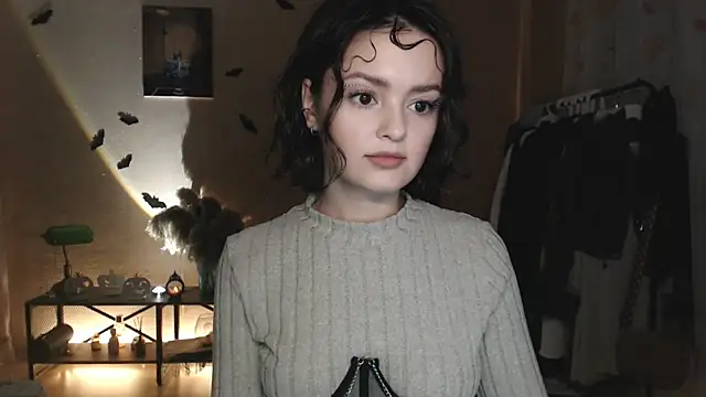 CuteRuby99 online show from 10/31/25, 03:24