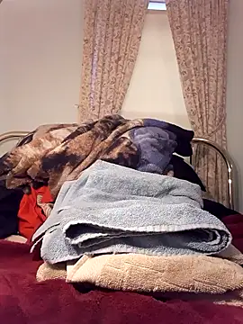 Snapshot of bigballs9 chatting on 02/10/25, 09:47 bigballs9 online show from 02/10/25, 09:47