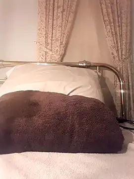 Snapshot of bigballs9 chatting on 03/02/25, 01:47 bigballs9 online show from 03/02/25, 01:47