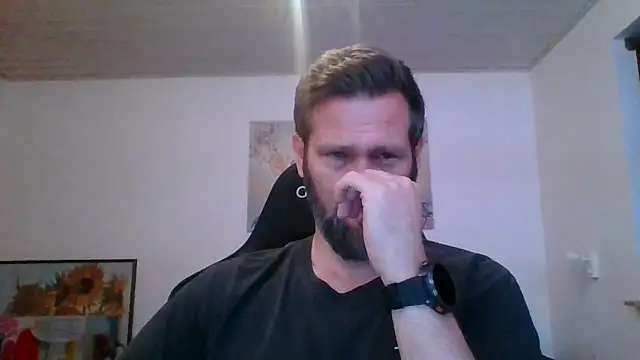 Snapshot of Gotta1 chatting on 11/04/25, 04:17 Gotta1 online show from 11/04/25, 04:17