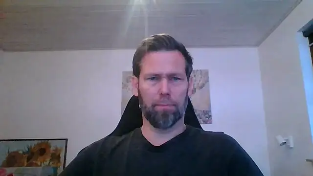 Snapshot of Gotta1 chatting on 11/24/25, 02:50 Gotta1 online show from 11/24/25, 02:50