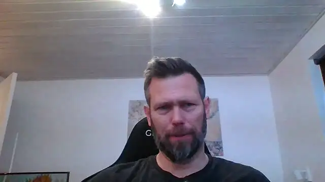 Snapshot of Gotta1 chatting on 12/01/25, 02:00 Gotta1 online show from 12/01/25, 02:00