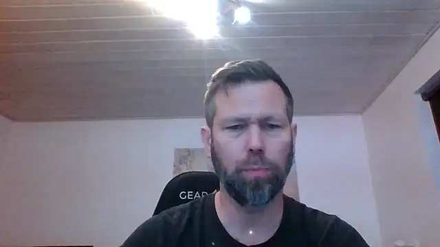 Snapshot of Gotta1 chatting on 12/03/25, 02:04 Gotta1 online show from 12/03/25, 02:04