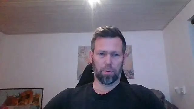 Snapshot of Gotta1 chatting on 12/14/25, 08:46 Gotta1 online show from 12/14/25, 08:46