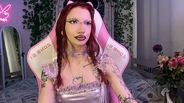 Snapshot of Marcellean chatting on 09/19/25, 05:09 Marcellean online show from 09/19/25, 05:09