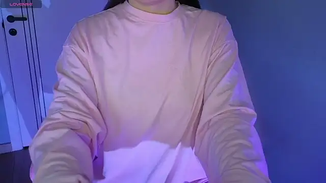 Snapshot of malady_ chatting on 12/18/25, 04:24 malady online show from 12/18/25, 04:24