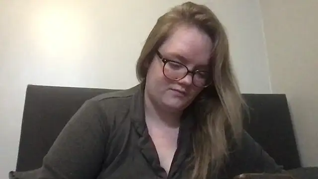 honeyyy24 online show from 11/24/25, 12:32