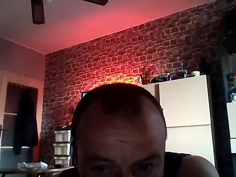 Nikolaiyy online show from 05/13/26, 03:59