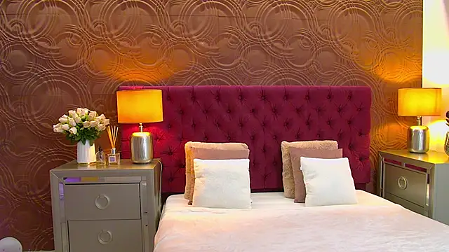 IrisMonn online show from 11/18/25, 06:18