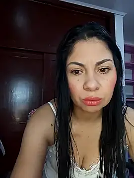 saralunabella online show from 01/08/25, 04:44