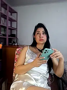 saralunabella online show from 01/16/25, 11:16