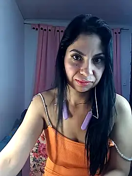 saralunabella online show from 02/15/25, 03:20