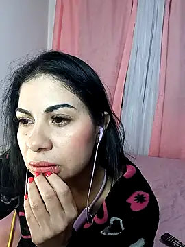 saralunabella online show from 03/10/25, 10:55