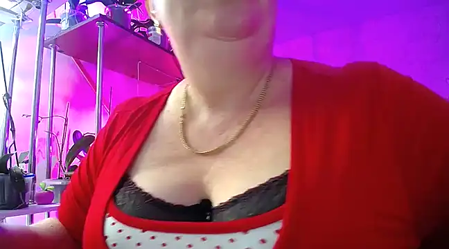 Snapshot of _Sweet_Woman chatting on 01/12/25, 07:00 Sweet Woman online show from 01/12/25, 07:00