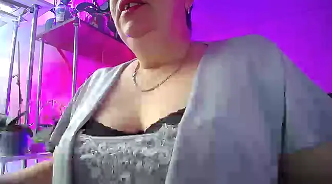 Snapshot of _Sweet_Woman chatting on 02/19/25, 04:01 Sweet Woman online show from 02/19/25, 04:01