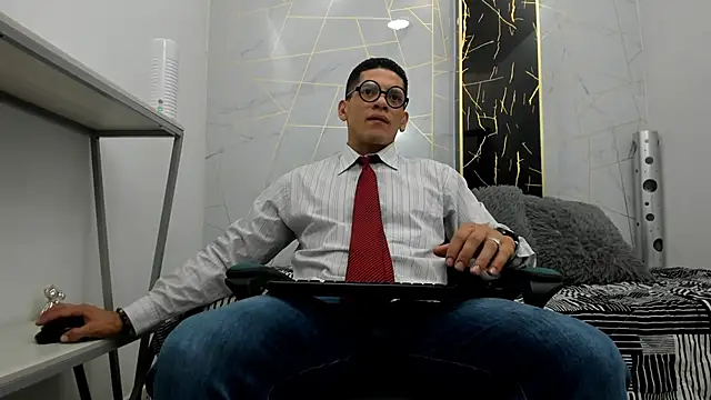 Snapshot of Steven_x94 chatting on 09/25/25, 12:31 Steven x94 online show from 09/25/25, 12:31
