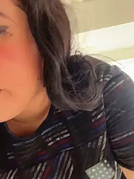 melyescobar online show from 12/25/24, 03:06