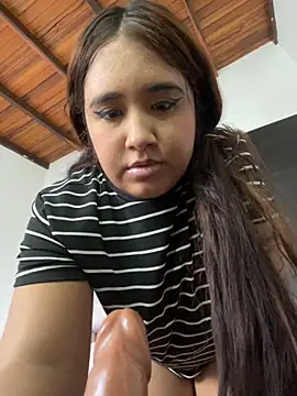 Snapshot of melyescobar chatting on 09/17/25, 09:49 melyescobar online show from 09/17/25, 09:49