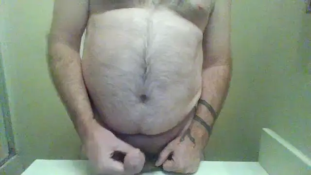 Snapshot of WatchinU82 chatting on 10/10/25, 04:55 WatchinU82 online show from 10/10/25, 04:55