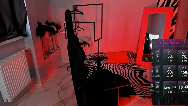 Snapshot of LadyIzabel chatting on 11/04/25, 08:46 LadyIzabel online show from 11/04/25, 08:46